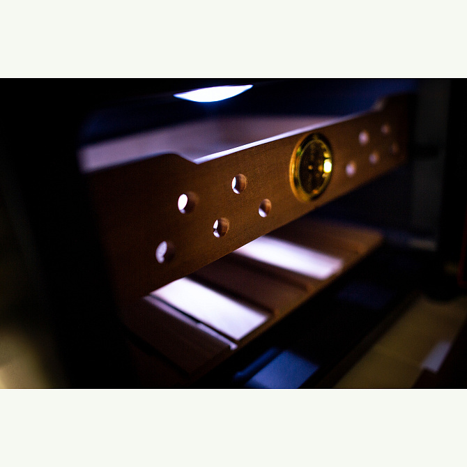 Электронный шкаф Cigar Cabinet JC-23 (испанский кедр) (уцененный товар) - фото 10