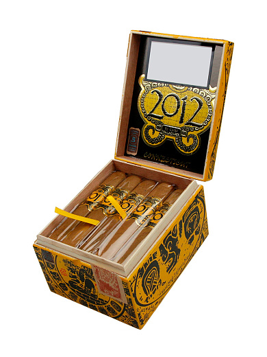 Сигары 2012 by Oscar Valladares Connecticut Robusto Box Pressed - цена
