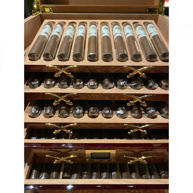Единственный в России Gurkha Treinta 30th Anniversary 100-Cigar Humidor - фото 9